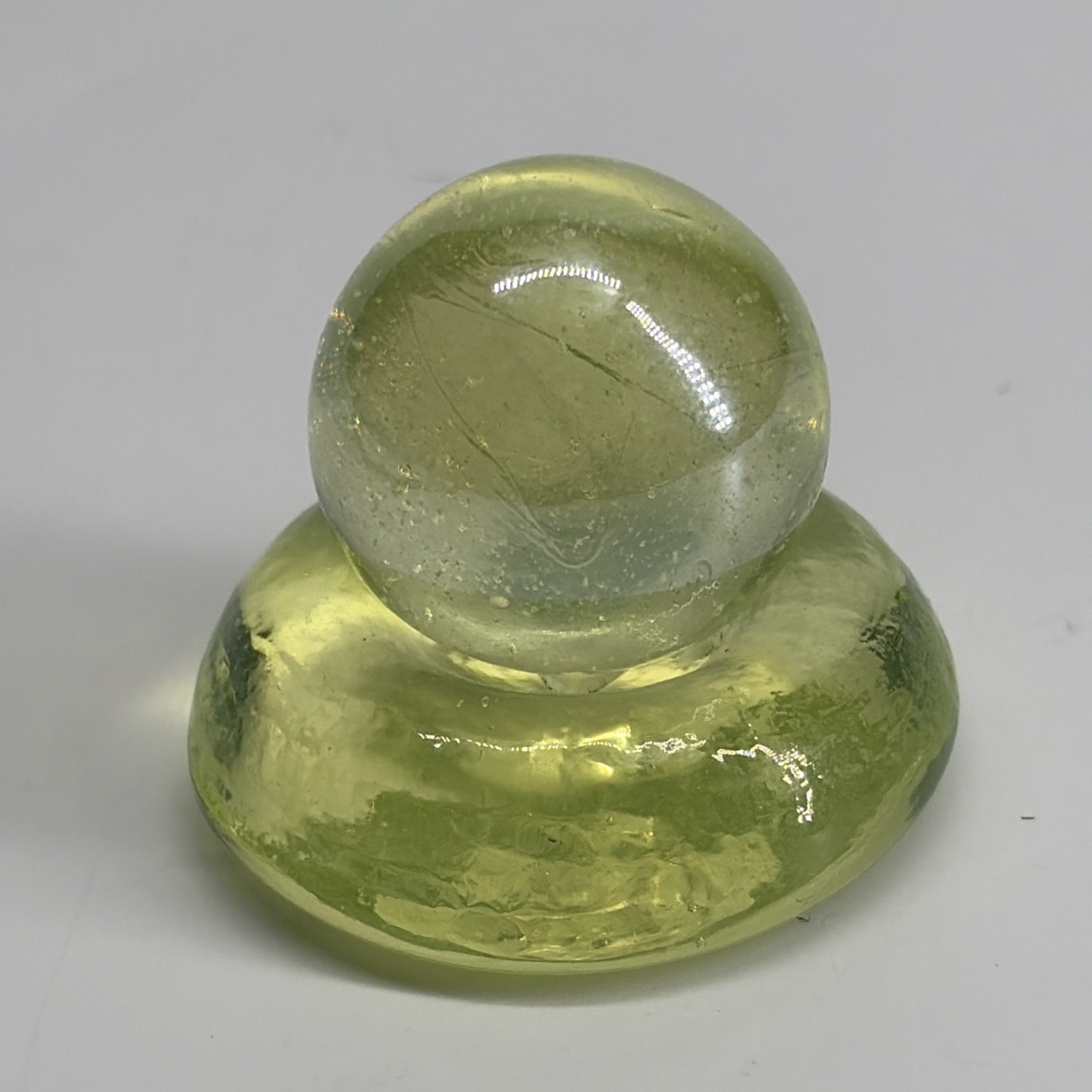 Boyd Marble Holder 1.5″ Vaseline Uranium Glass UV Glow w/ 1″ Shooter Marble HTF