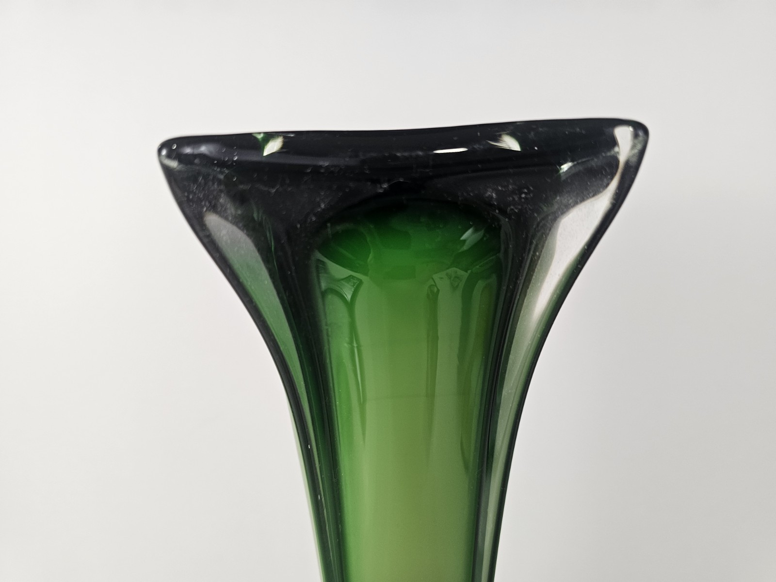 Vintage Hand Blown Tulip Vase Cased Art Deco Glass Trumpet Red White Green 14.5″