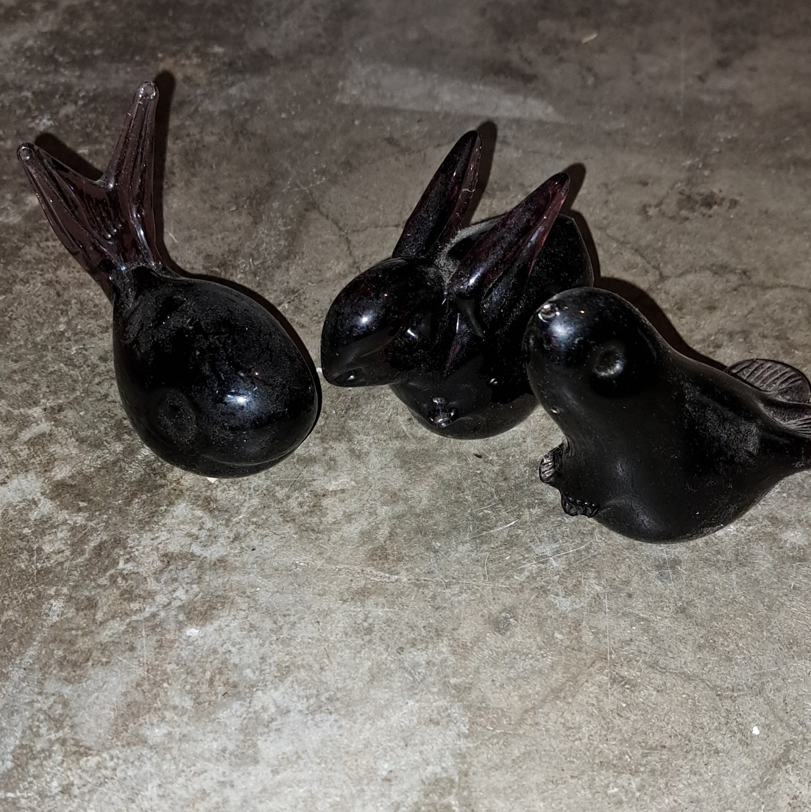 Christmas Tree Shops Set of 3 Black Glass Bird Figurines Art Glass Glossy