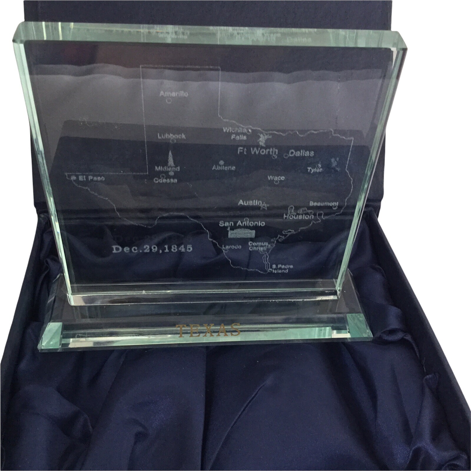AMAZING Etched Glass Texas Map and cities Paperweight/ Decor, 4.5″(T)×4 7/8″(L).