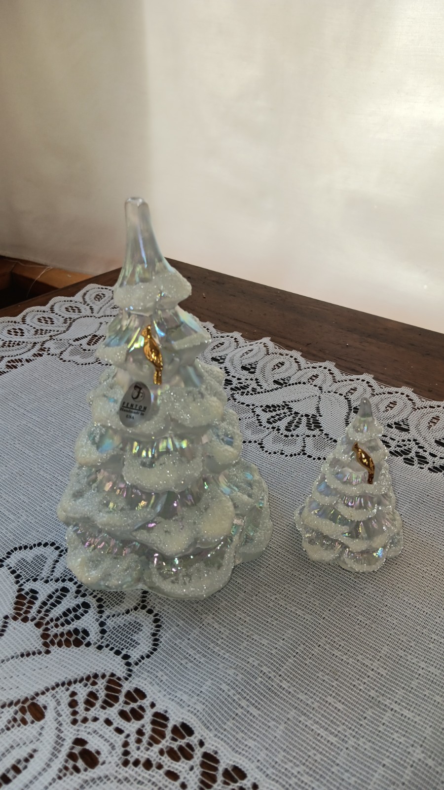 Fenton Glass Frosted Christmas Trees with Cardinal 6.5″ & 3″ Set of 2 New in Box