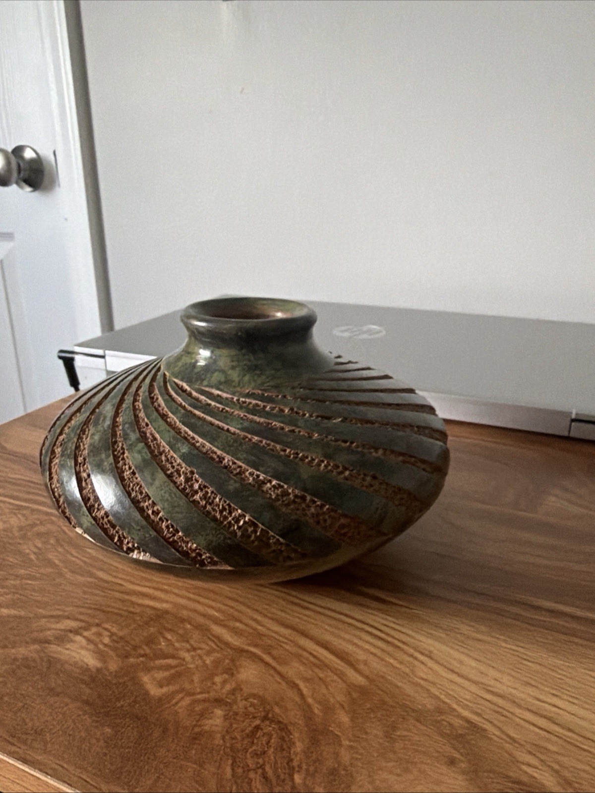 Nicaraguan Studio Pottery Vase Vessel Artisan Earthenware Incised Lines Green