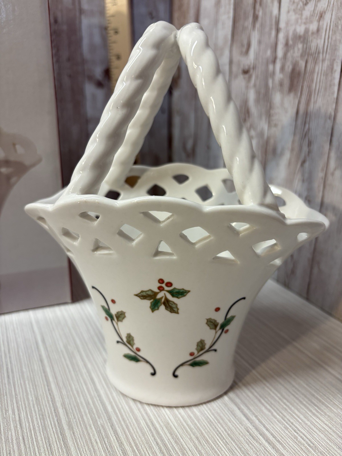 NIB Mikasa Basket Christmas Holly Berry Holiday Lace Porcelain 7 1/2″ FREE SHIP