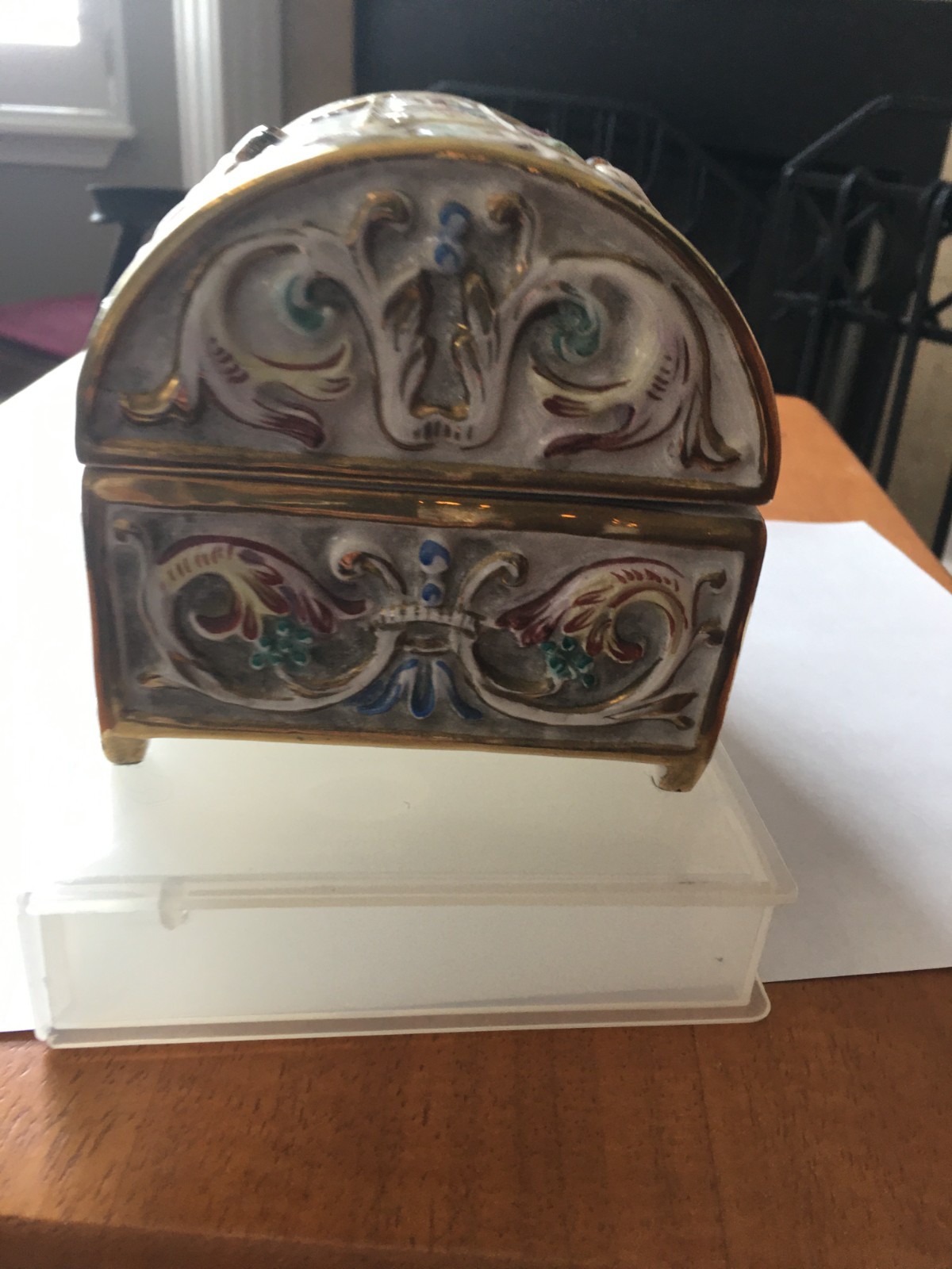 Capodimonte Decorated Box With Domed, Hinged Lid, 6″ x 4″