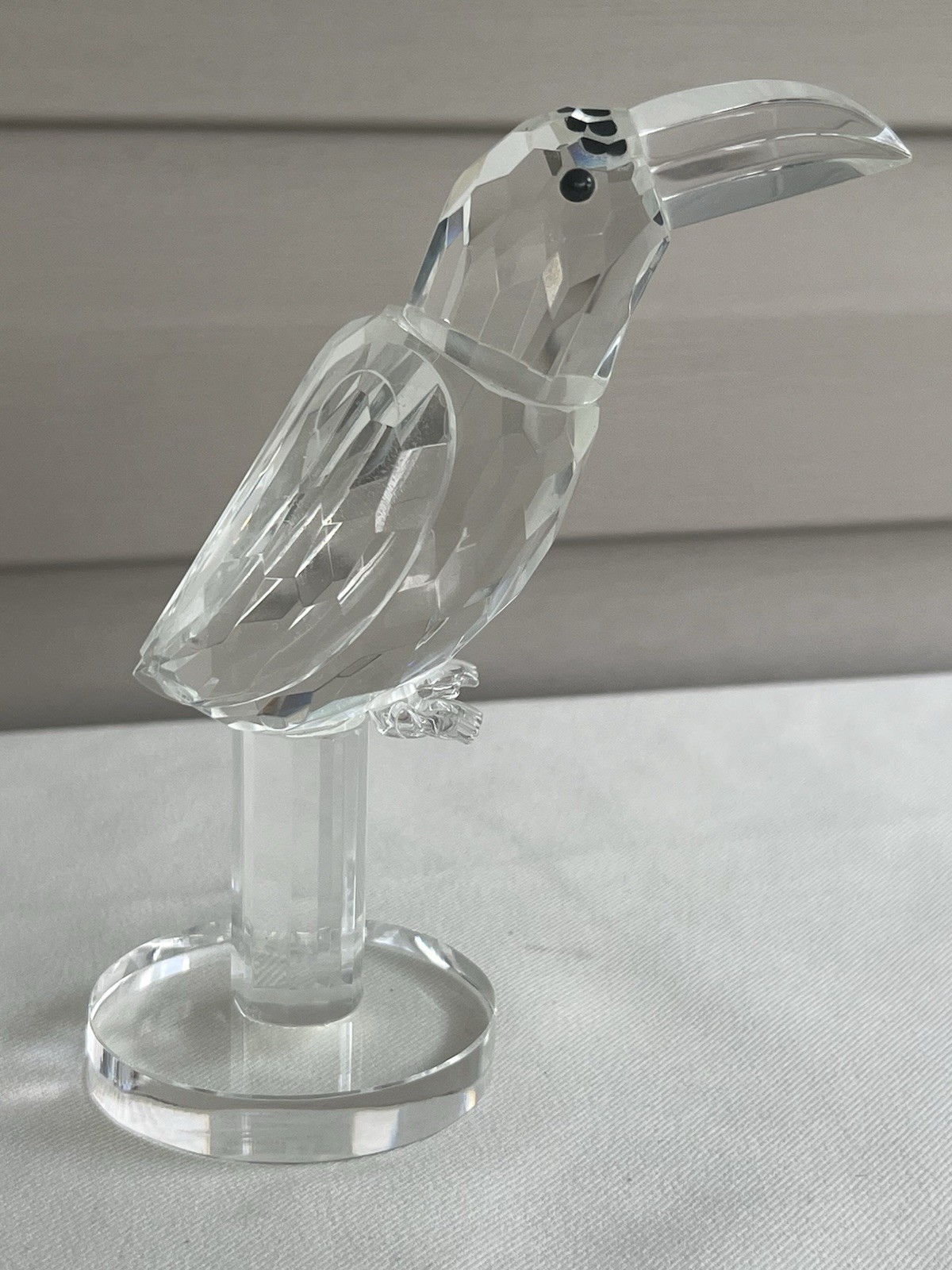 Crystal Clear Glass Bird Toucan Parrot Figurine Paperweight Two Finges Broke