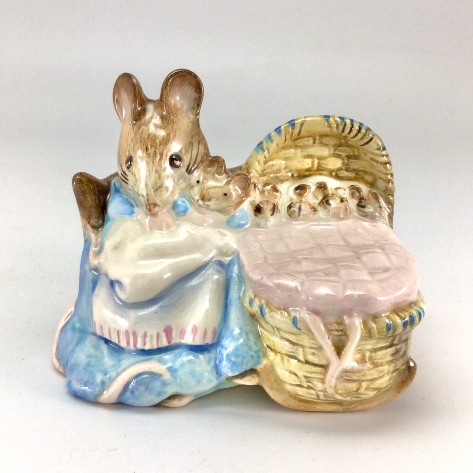 Beatrix Potter Hunca Munca Warne and Co Figurine Beswick England