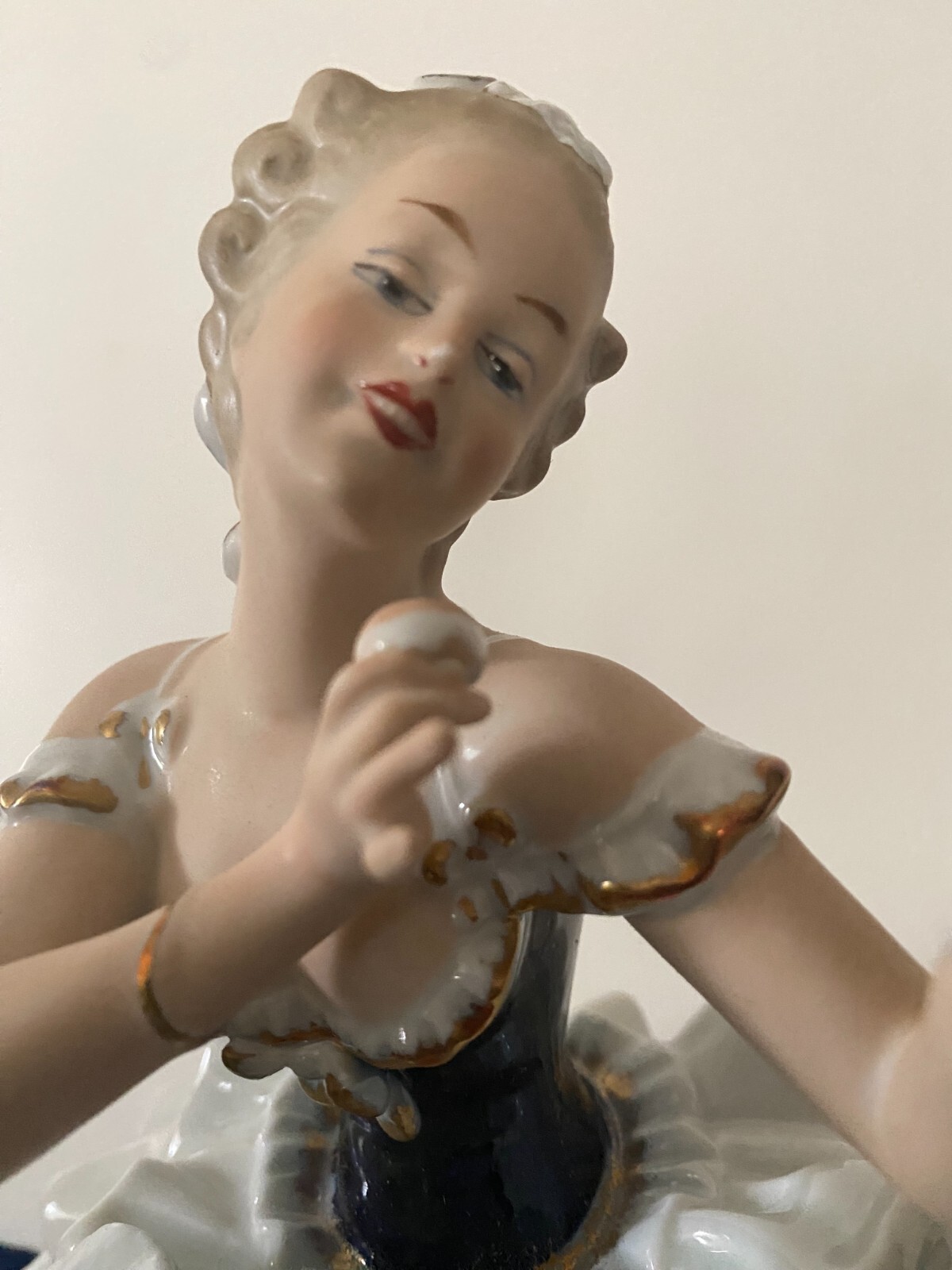 Wallendorf German Vintage Figurine (large)
