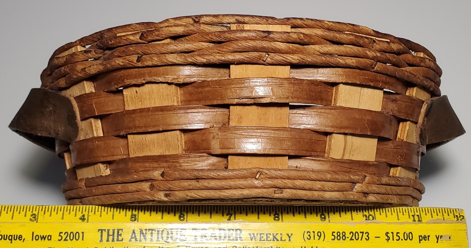 PYREX Woven Basket Carrier for 2 Qt Round Casserole w Leather Handles Vtg