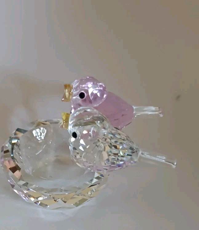 Small Art Glass Crystal Birds At Birdbath Figurine 2 Inches