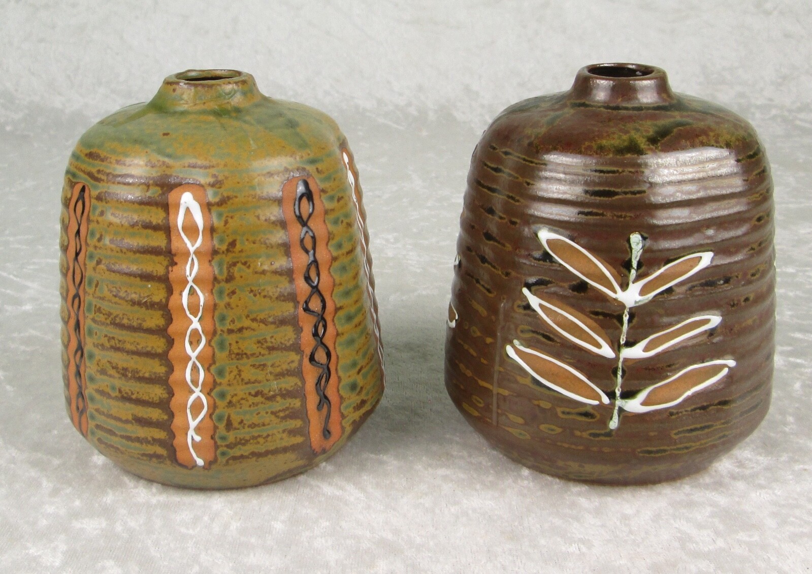 2 Vintage Mid Century Modern Japanese Pottery Vases 4-3/4 inches Tall 4in Wide
