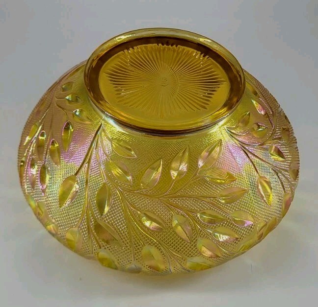 Fenton LARGE Iridescent Gold Glass Scalloped Rose Bowl Vase Daisy & Leaves 9″