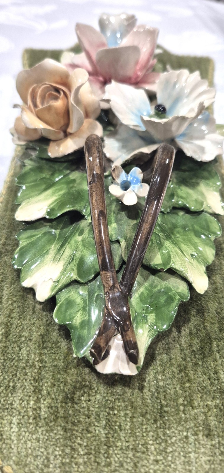 VTG 60s Italy Capodimonte Floral Wall Plaque Porcelain Flowers Green Velvet 13″H