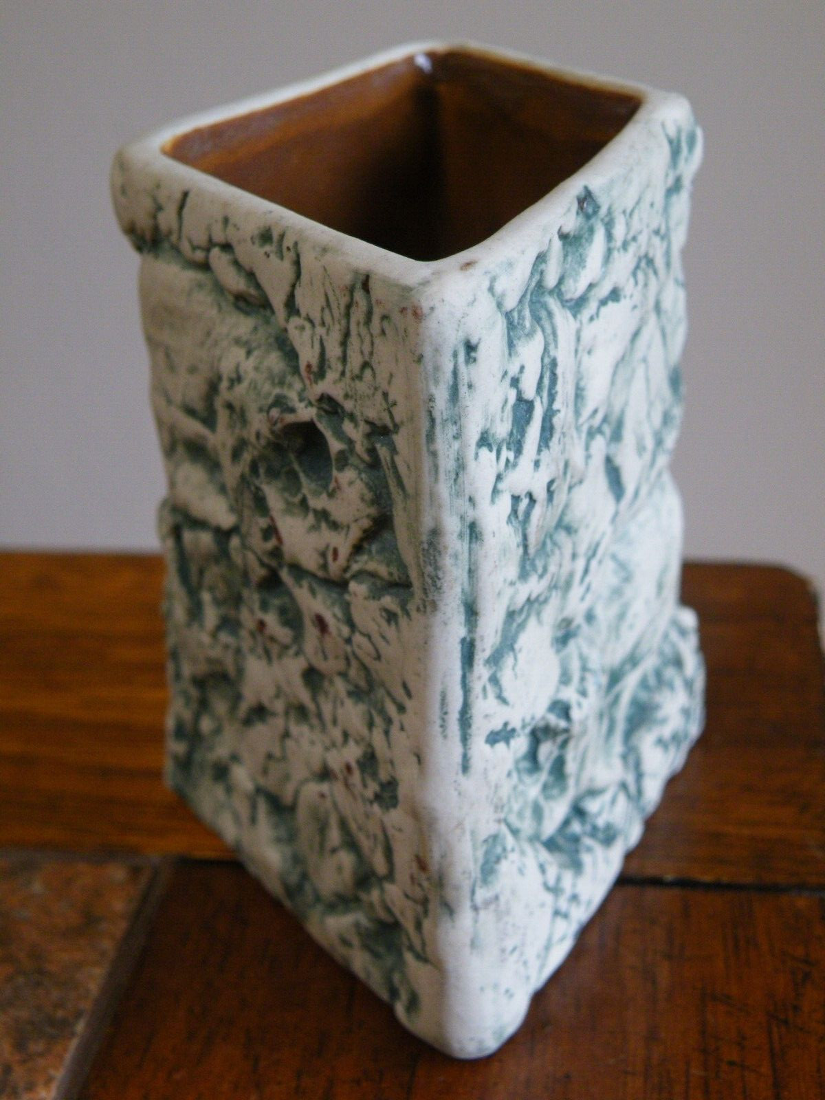 Tenmoku Pottery Malaysia Handicraft Textured Fish Vase 3-1/8″T x 3-3/4″ FREESHIP