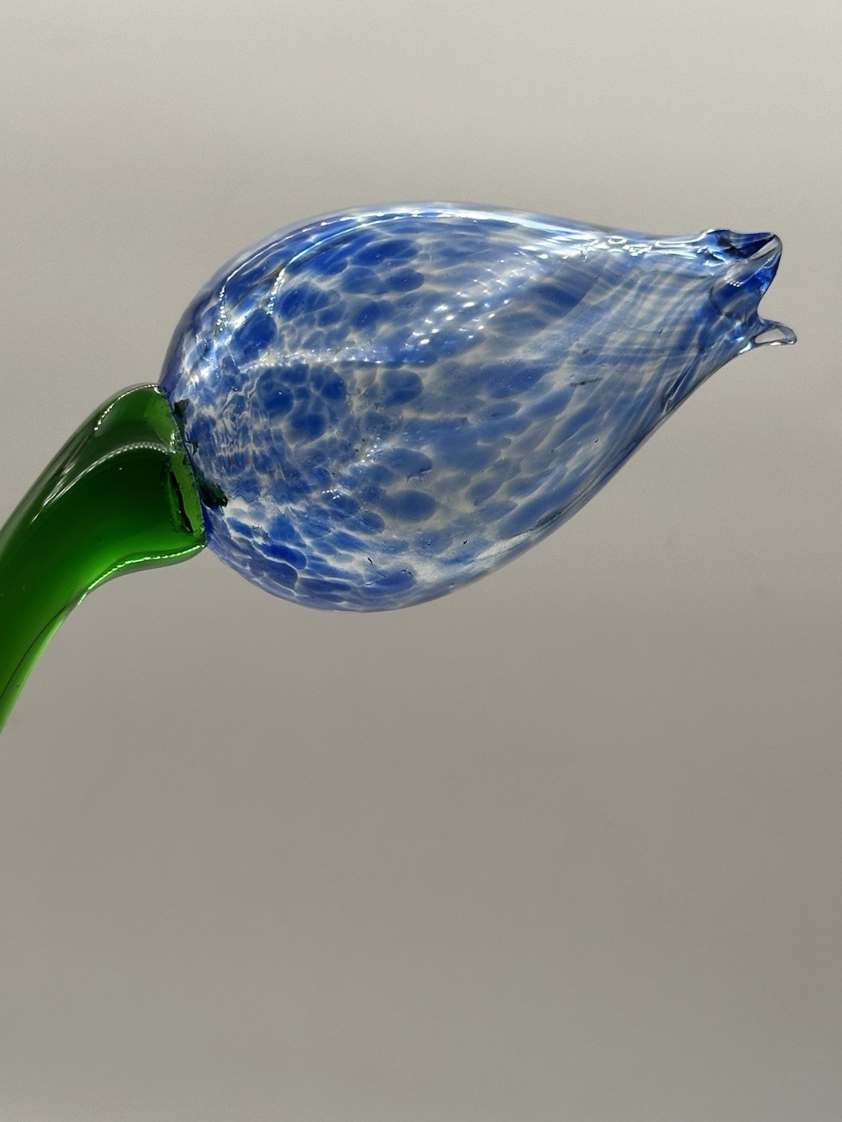 Blown Art Glass Swirling Speckle Blue Flower With Green Stem 20” OA