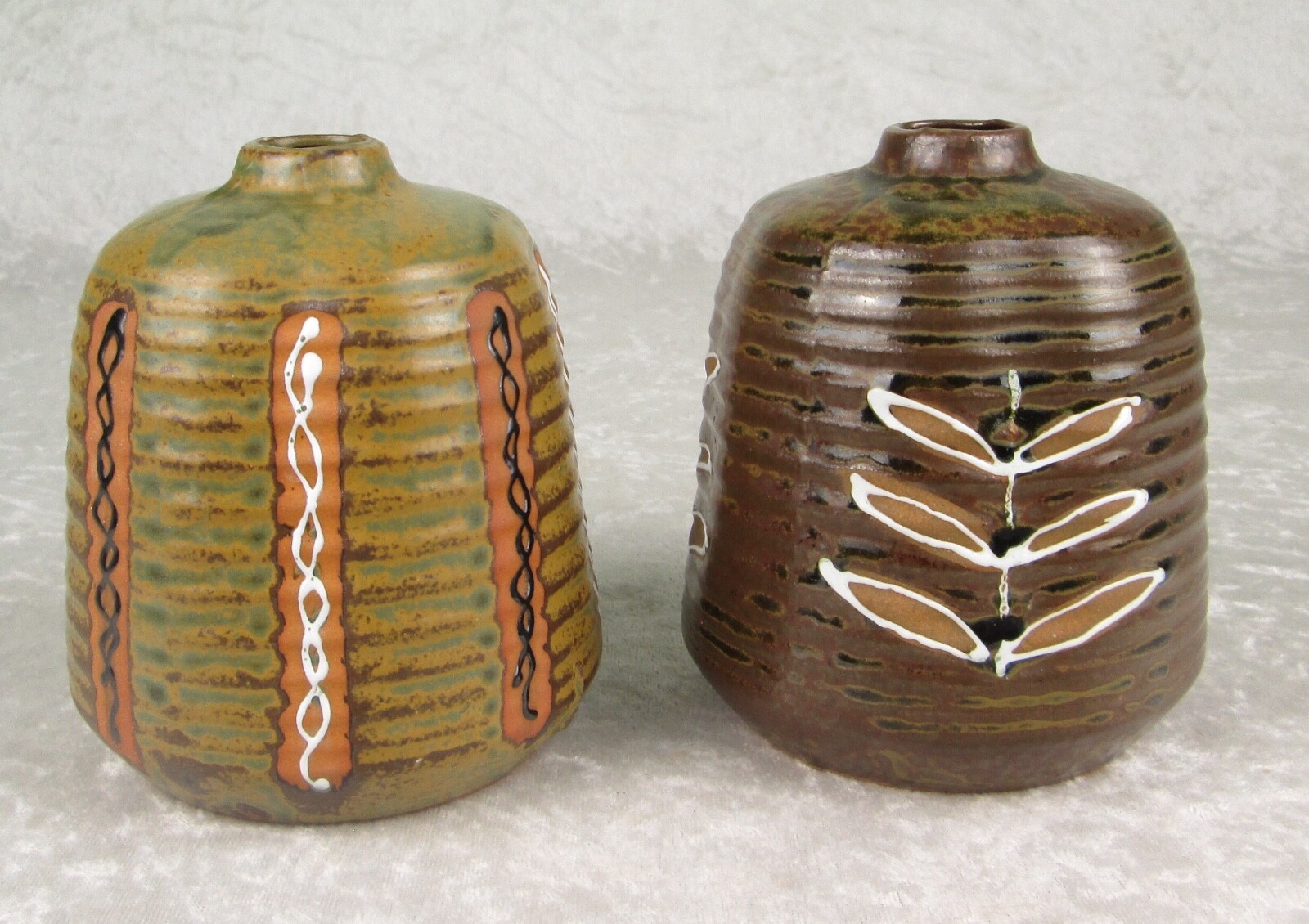 2 Vintage Mid Century Modern Japanese Pottery Vases 4-3/4 inches Tall 4in Wide
