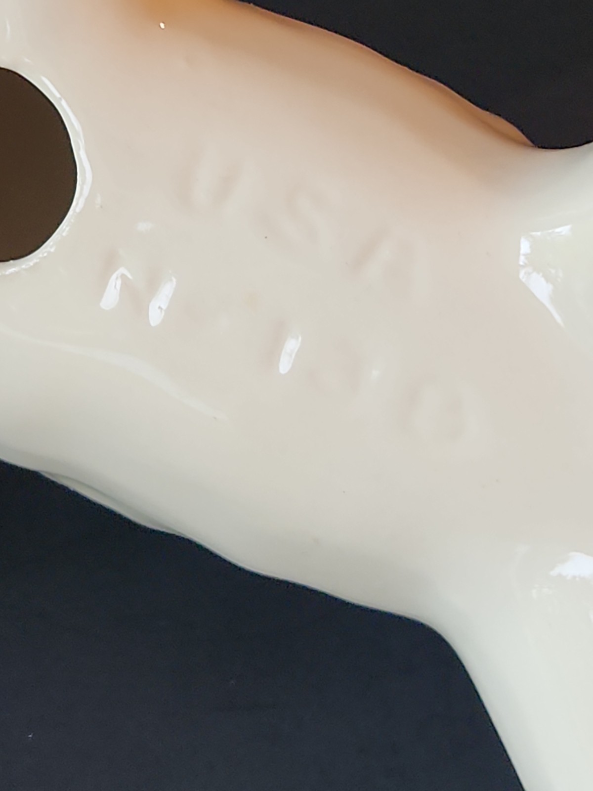 Vintage Camark USA Pottery Ceramic White Wall Climber Cat Figurine 12″