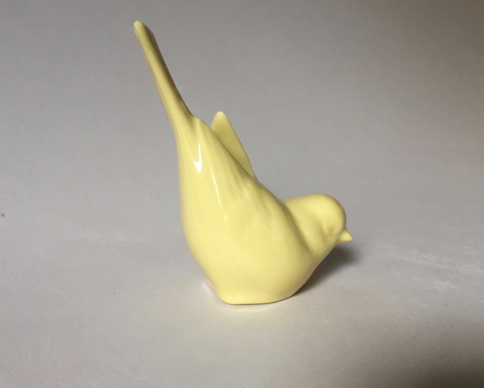 DARLING VINTAGE LENOX 3-1/4” SMALL ROBIN FIGURINE IN DESIRABLE YELLOW-GREEN MARK