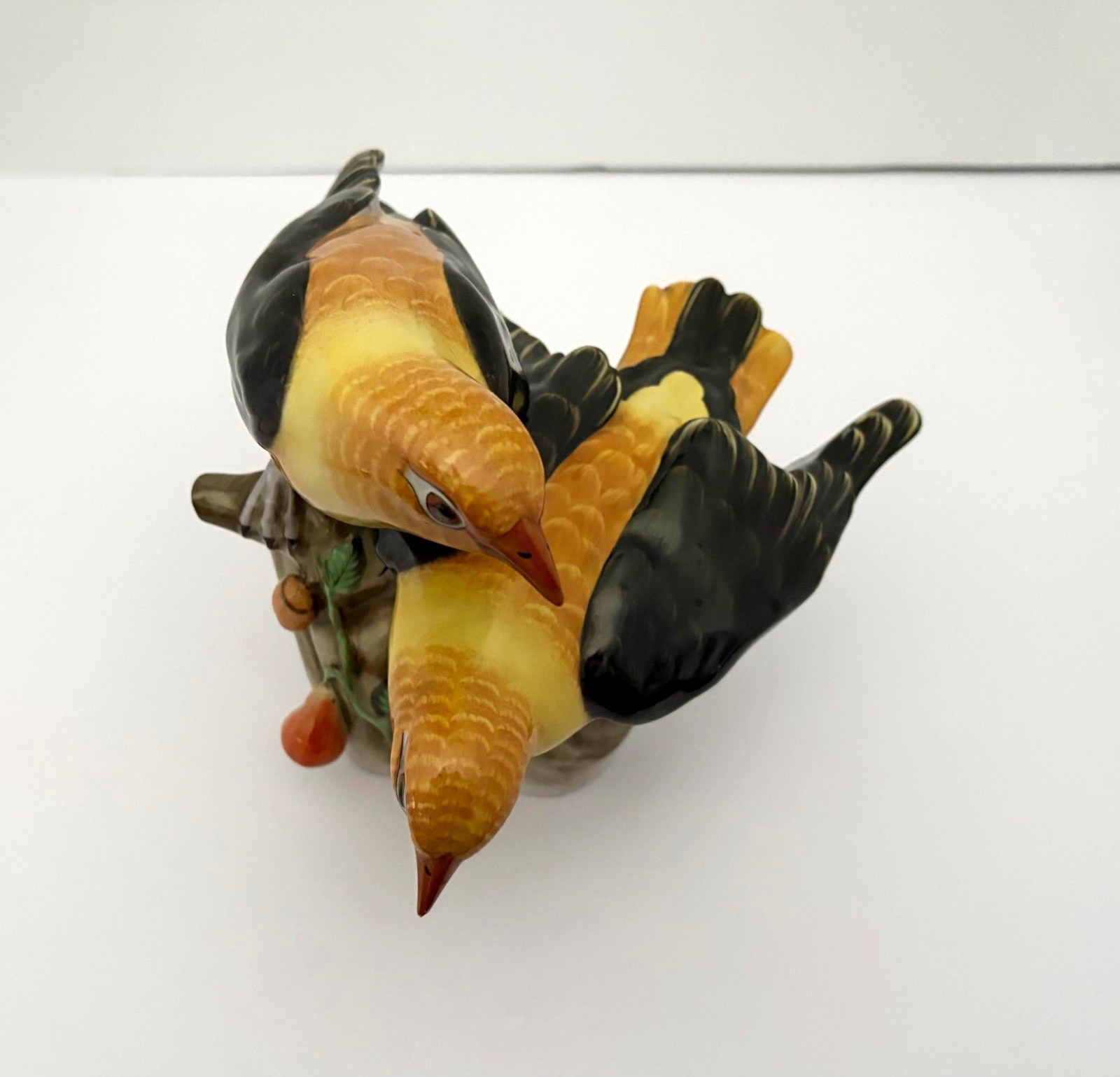 Herend Hungary Large Pair of Yellow-Hammers on Branch 5062 Rare Centennial Mark