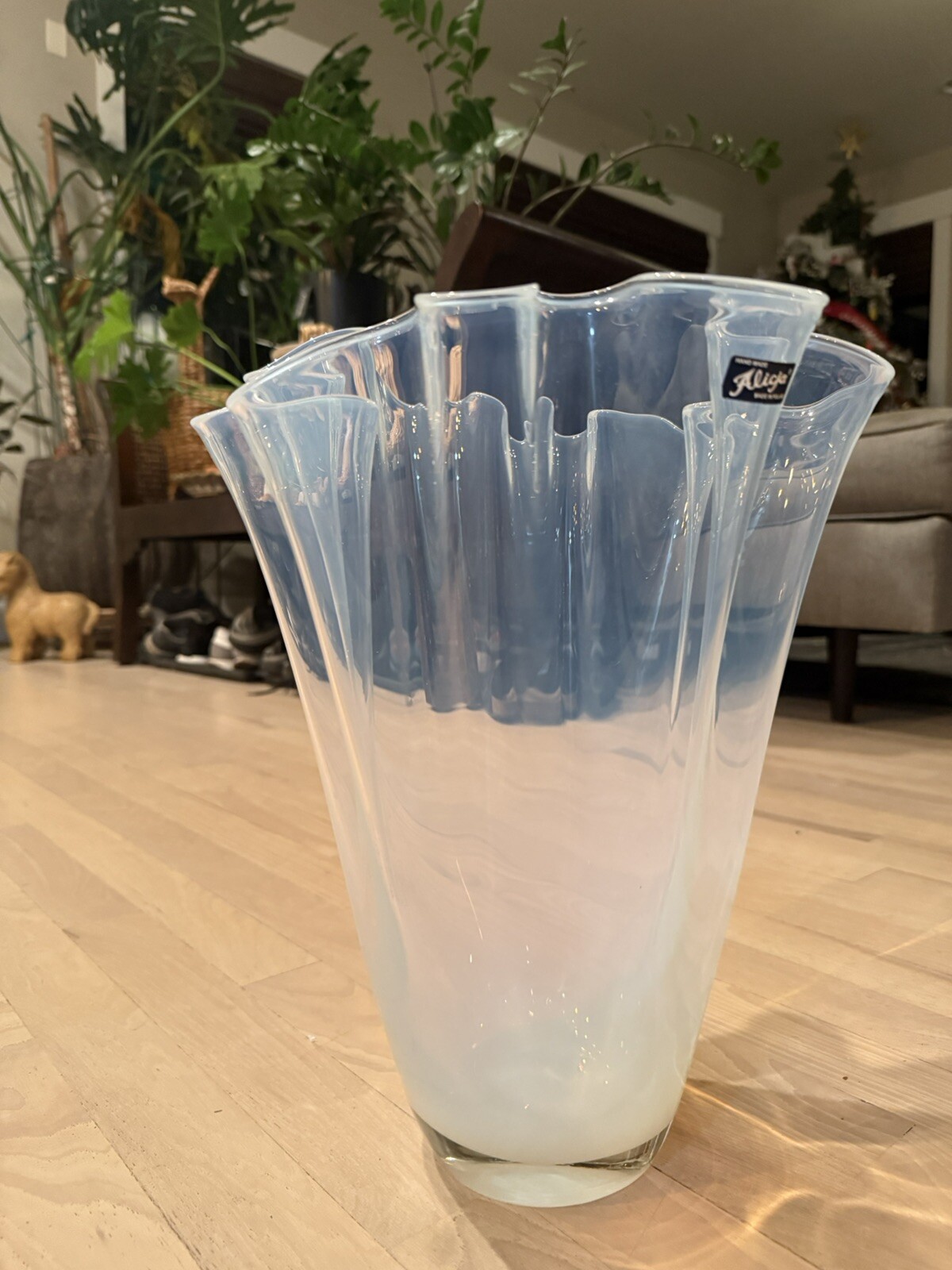 Alicja Of Poland Opalescent Handkerchief Ruffled Vase