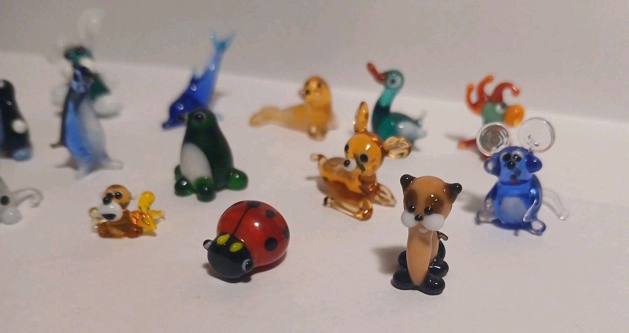 Lot Of 14 Miniature Less Than 1″ Hand Blown Multi-color Glass Animals