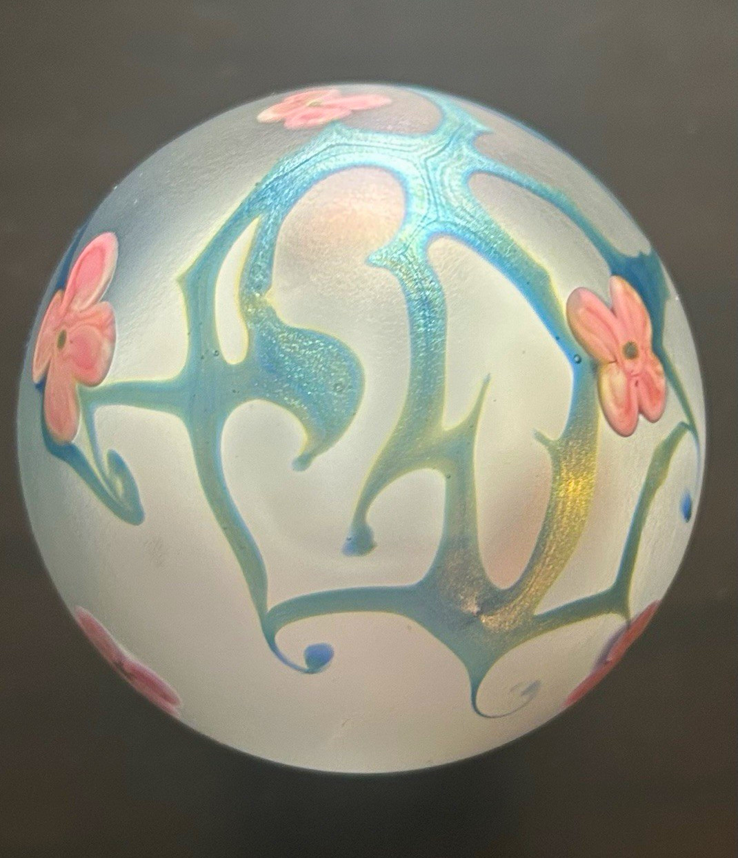 Vandermark 1978 vintage Floral Flower Paperweight White Blue Swirl Pink Flowers