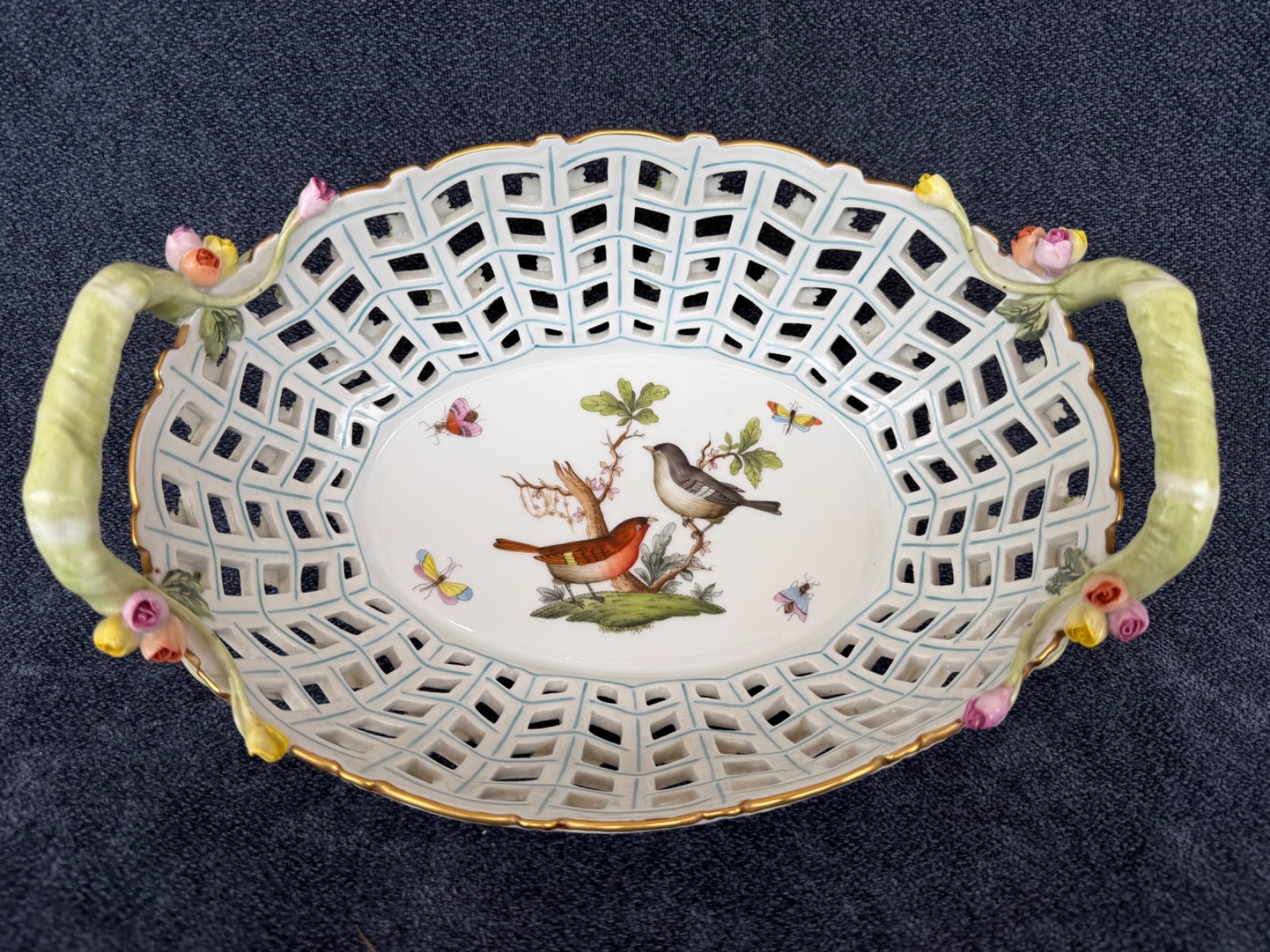 HEREND PORCELAIN HANDPAINTED ROTHSCHILD BIRD OPEN WORK BASKET 7475/RO