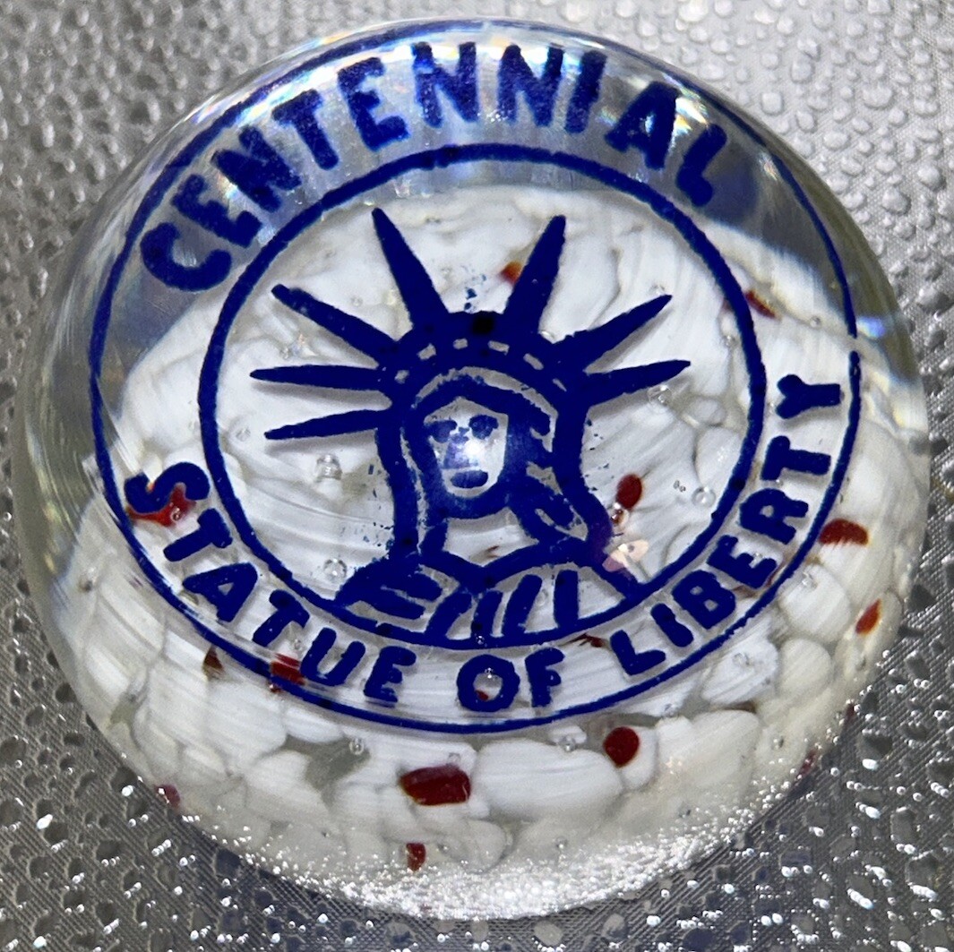 Vintage1986 Paperweight. Patriotic. Statue Of Liberty. Red, White,&Blue. MAG. 3”