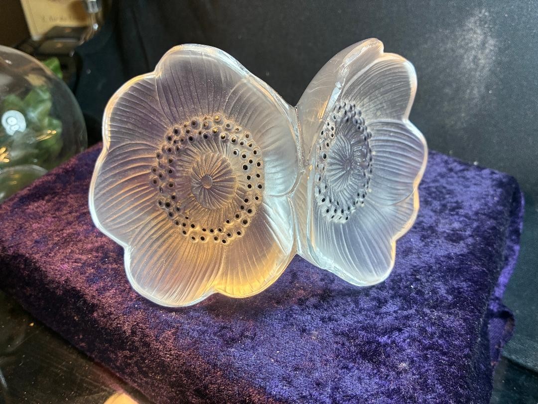Vintage Signed LALIQUE France Crystal Frosted Lalique France Two Anemones