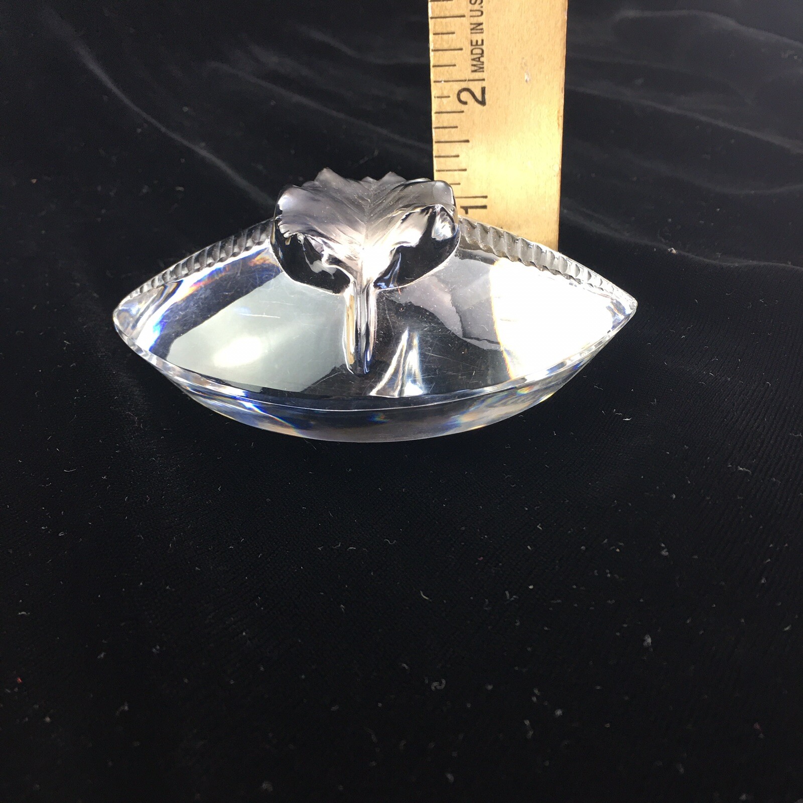 LALIQUE France VINCENNES Leaf Oval Clear CRYSTAL Paperweight Vintage Has FLAW