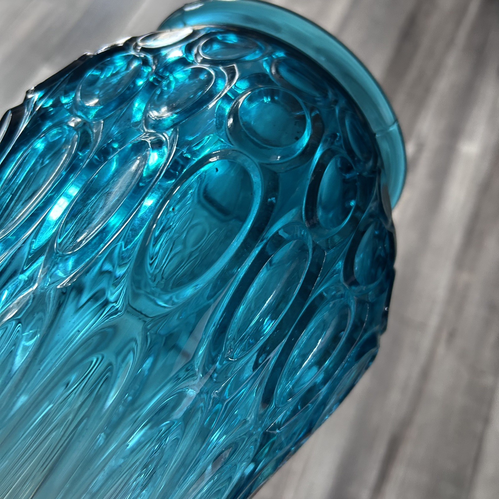 LE Smith Huge Large 20” Vintage MCM Thousand Eye Peacock Blue Swung Glass Vase