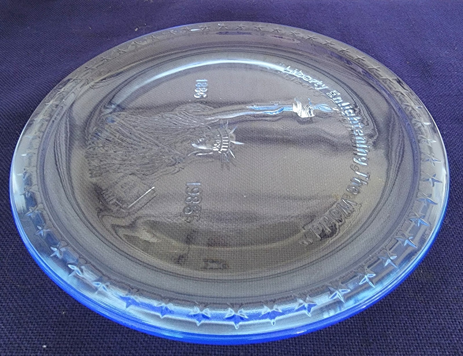 Tiara Indiana Glass Ice Blue Statue of Liberty Commemorative 8″ Collector Plate