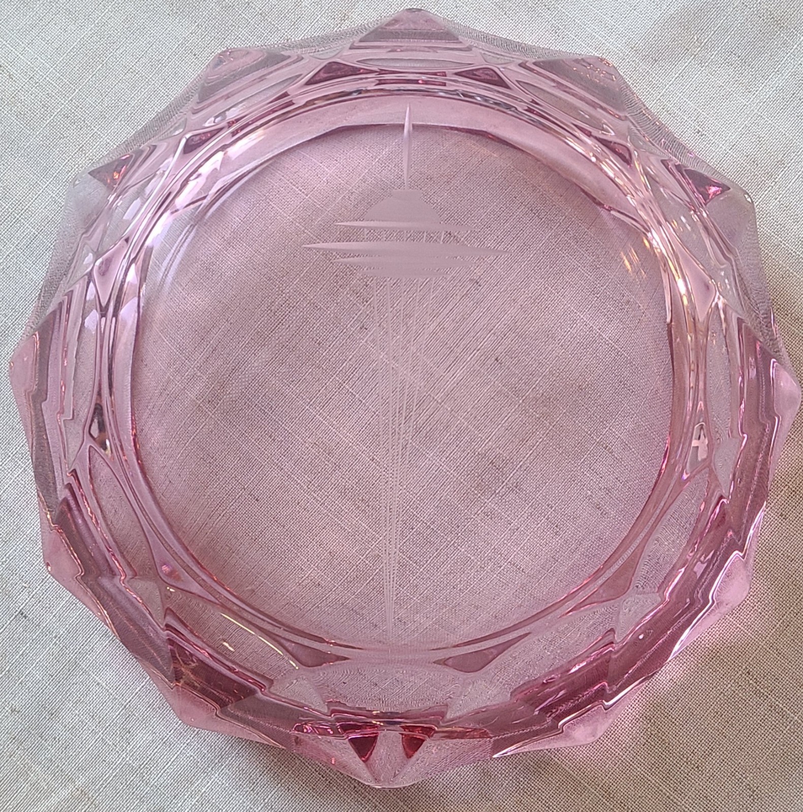 RARE Pink VIKING Glass Diamond Point Ashtray Seattle Space Needle Cut In 8.5″