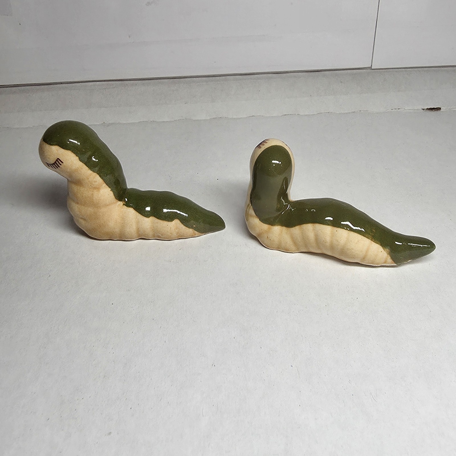 Vtg Rio Hondo Pottery Caterpillar Inch Worm Ceramic Figurine, Lot of 2 RARE Mini