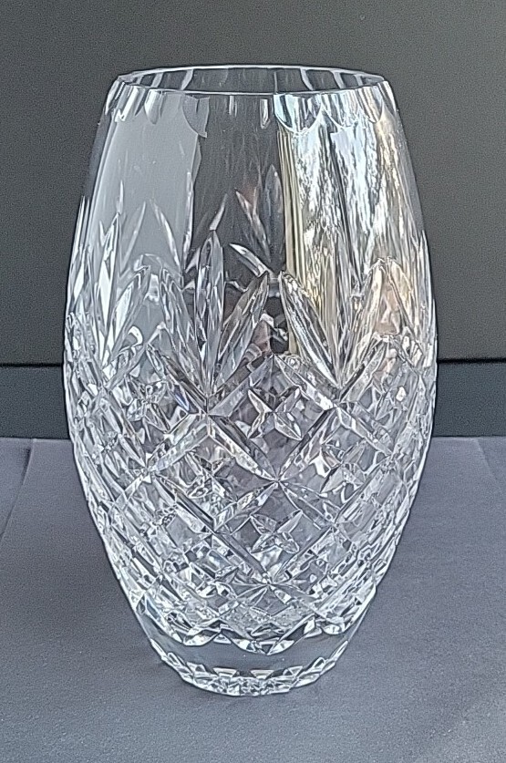 Crystal Clear Industries Hand Cut Crystal Vase – Hungary 8.5″ – SEE DESCRIPTION