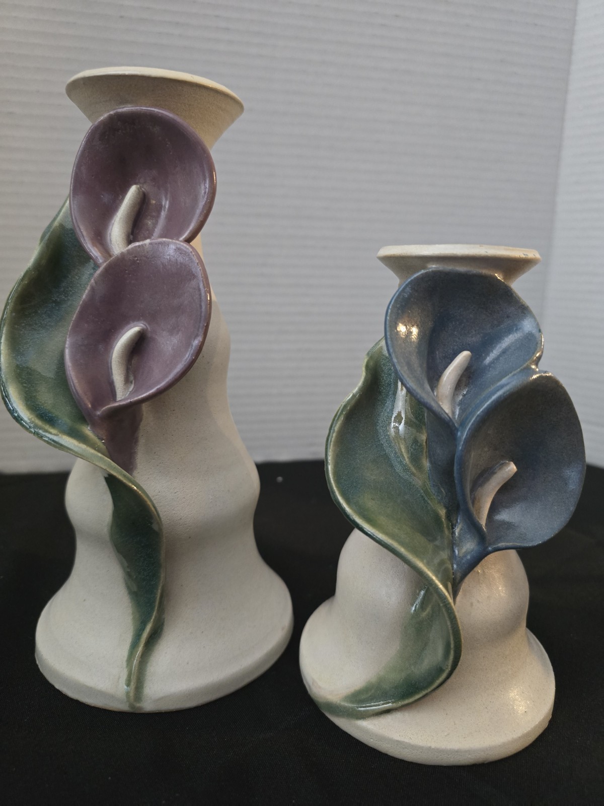Vintage pair of Jana Kozon Kausalik Calla Lily Art potter Bud Vase Set Of 2