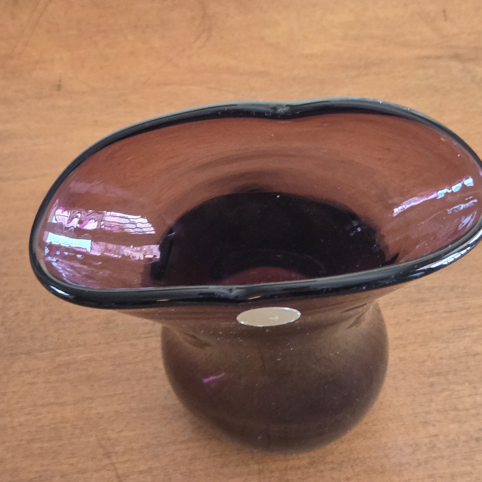 Vtg Hand Blown Art Glass Amethyst Purple Glass Vase Smooth Polished Base 7.25″