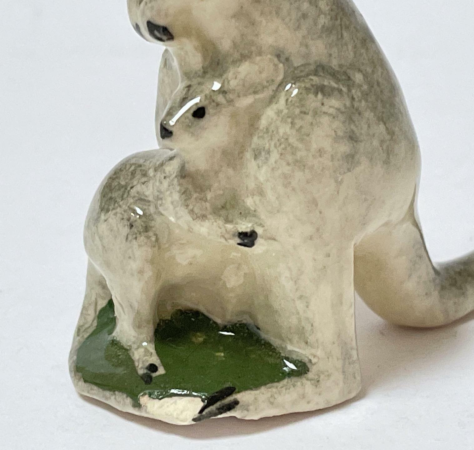 VINTAGE HEBB AUSTRALIAN POTTERY KANGAROO & JOEY FIGURINE SIGNED AF
