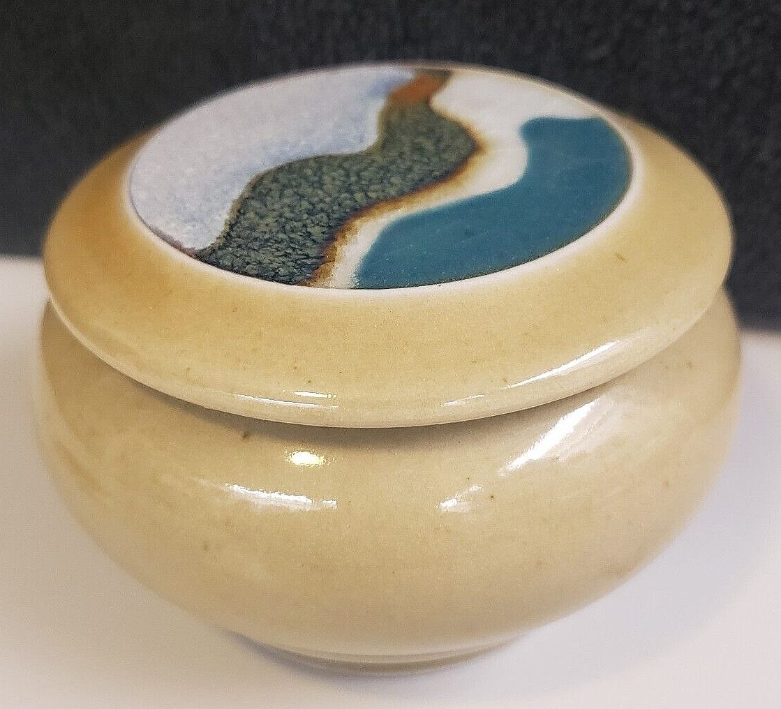 ANN RICHARD High Fire ART POTTERY Handmade PORCELAIN JAR Trinket Box (#442) Read