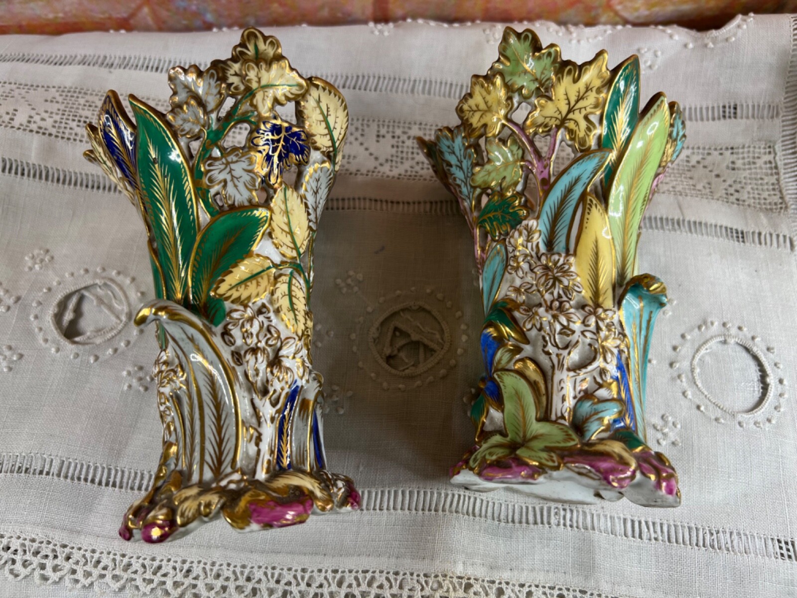 Pair of English Openwork Vases – Polychrome Porcelain – WT / IR & Co – 14cm