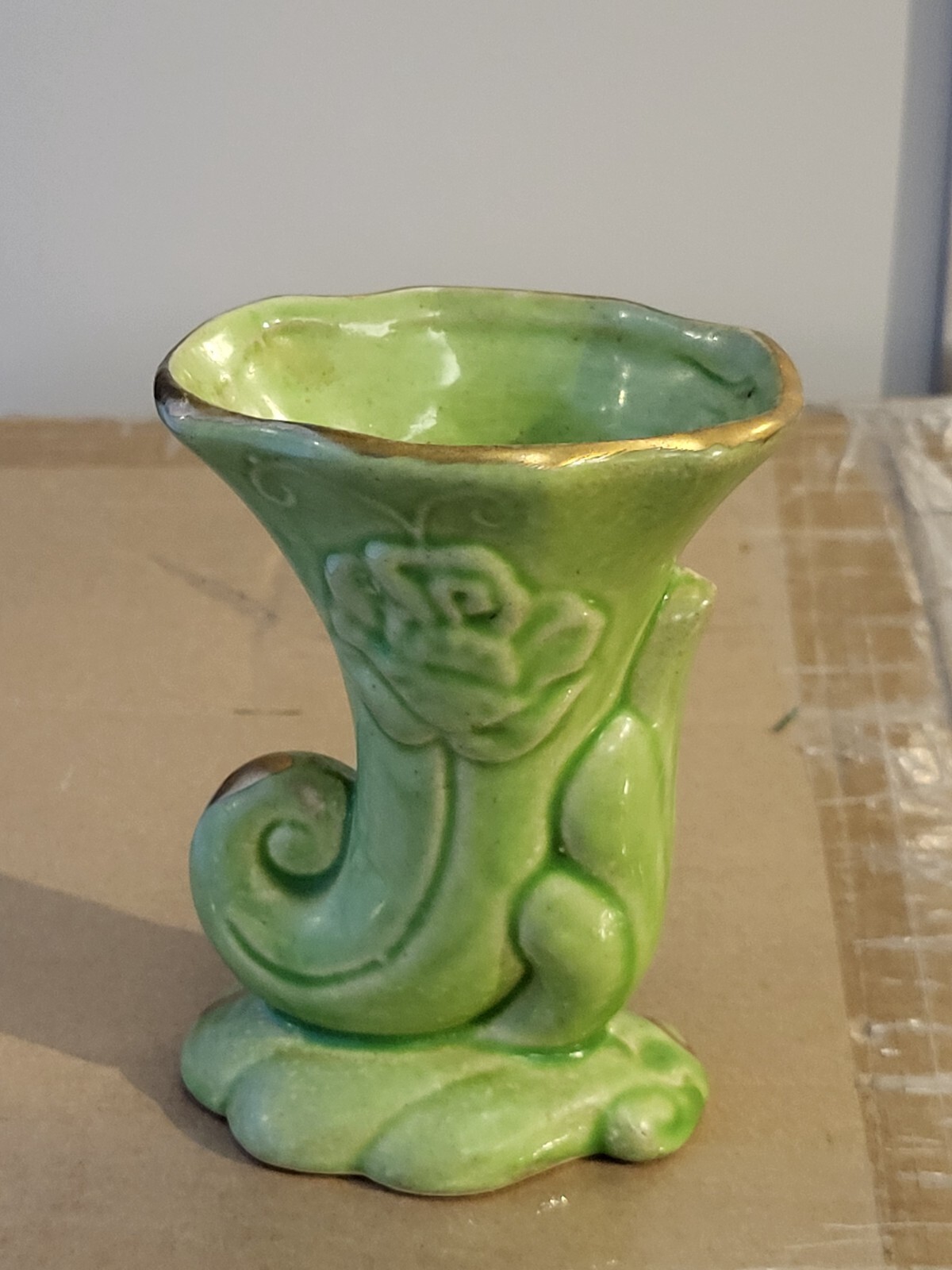 Apco American Bisque Green 22 Kt Gold Cornucopia Vase Hand Painted 4 3/4 Vintage