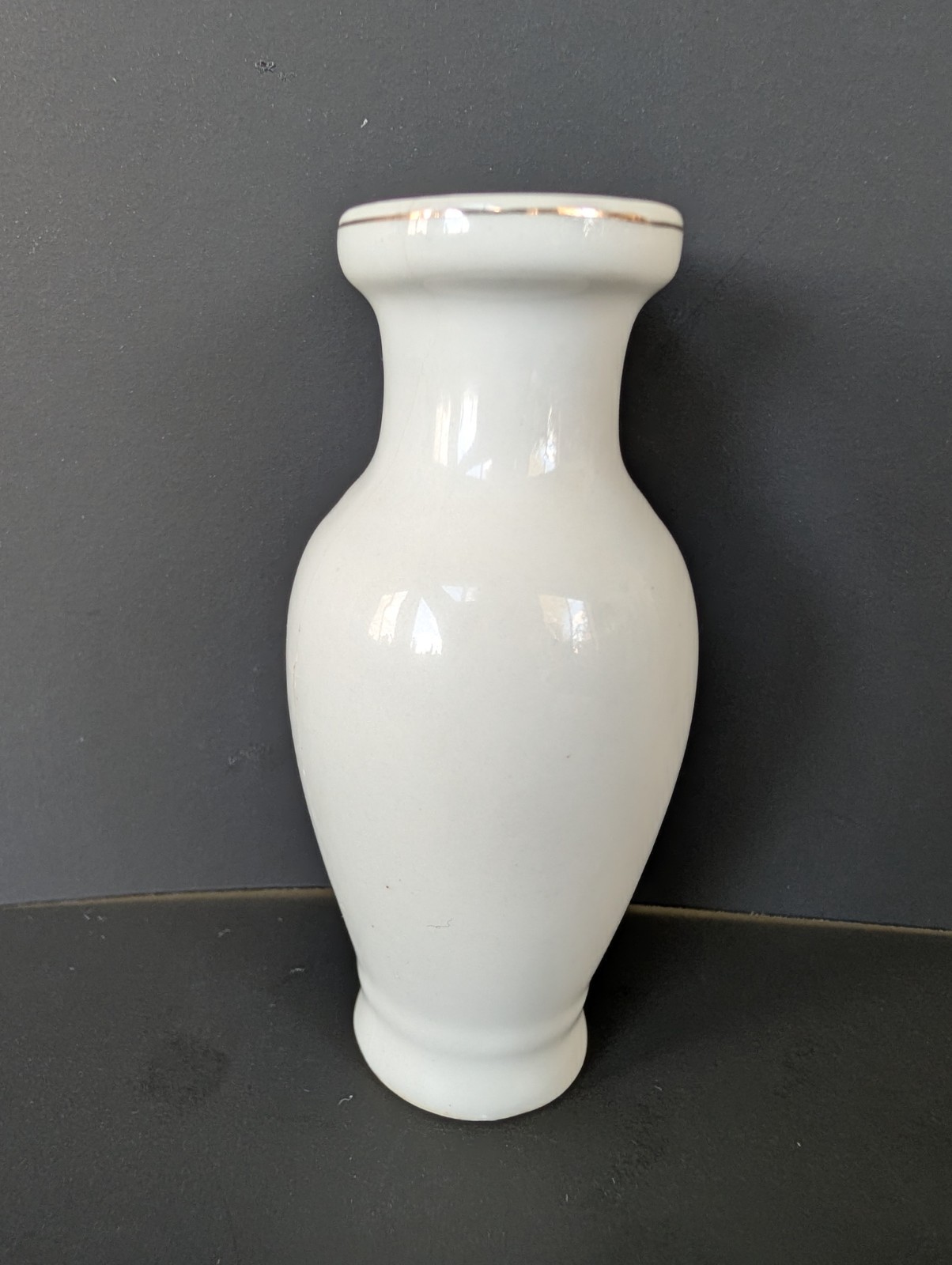 White Green Pink Ceramic Vase Grapes Pattern Glossy Finish Decorative China 4″