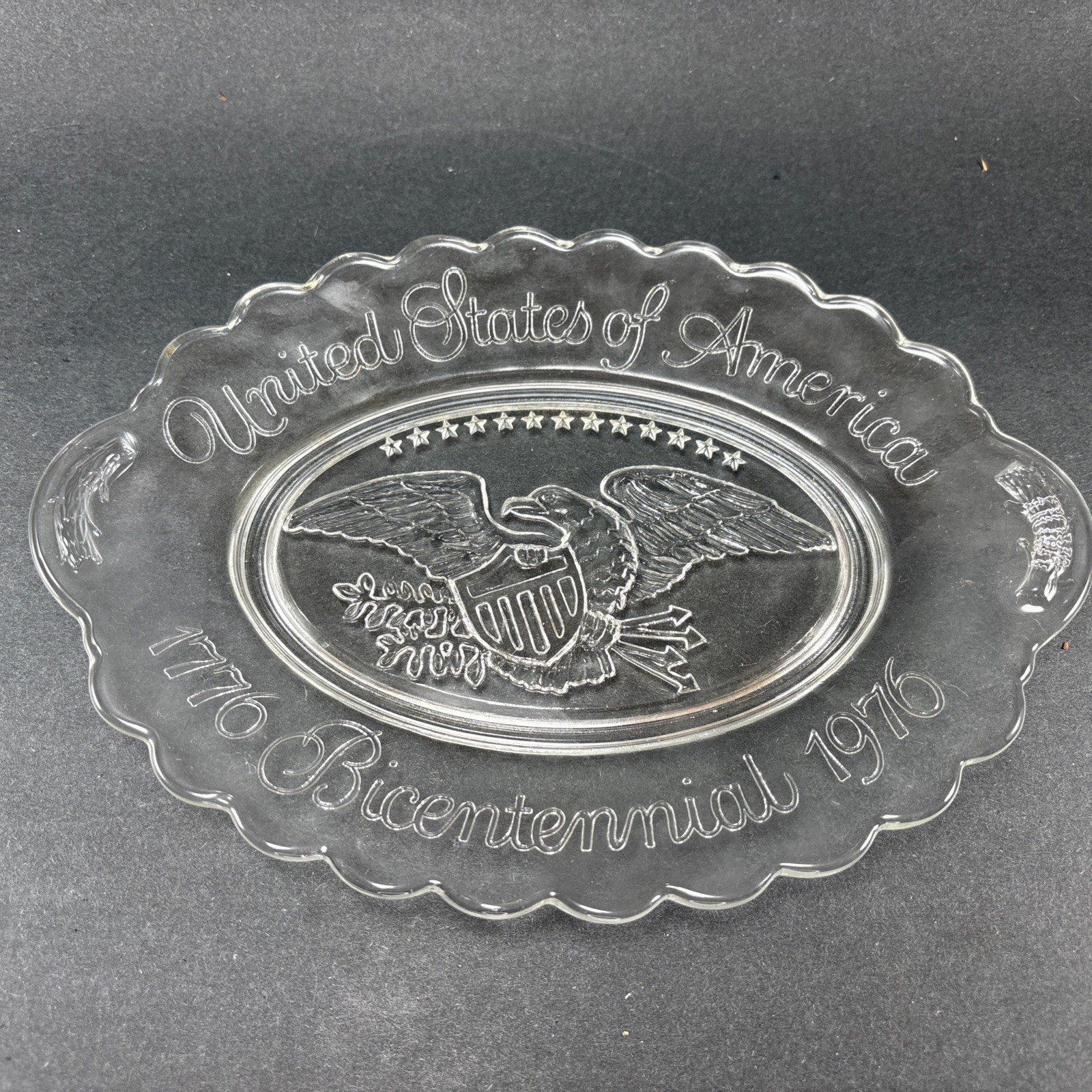 Vintage Avon USA Clear Glass Bicentennial 1776-1976 Oval Plate 9″lx6.5″ Mint