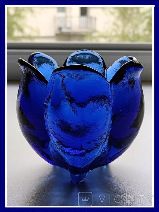 Tulip Shaped Flower Petals Cobalt Blue Tri Footed Glass Vase