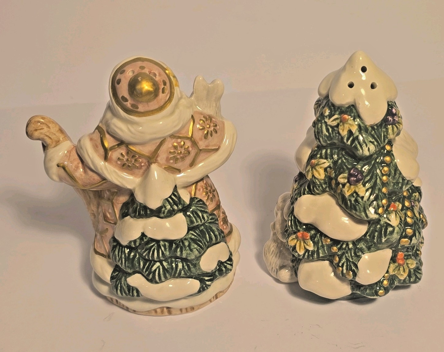 Fitz and Floyd Santa Claus /Rabbit Christmas Tree Salt and Pepper Set.