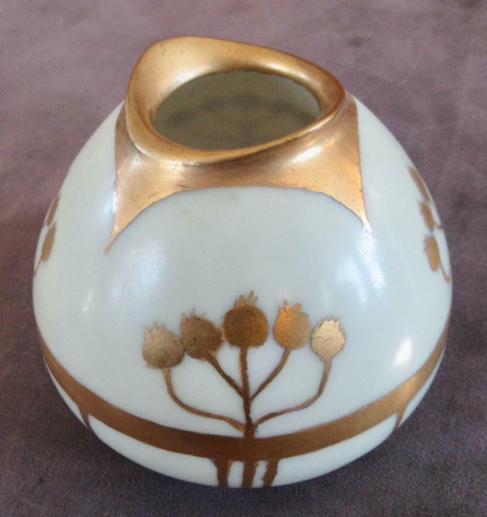 Reinhold Schlegelmilch RS Germany Art Deco Hand Decorated 3″ Gold Trimmed Vase