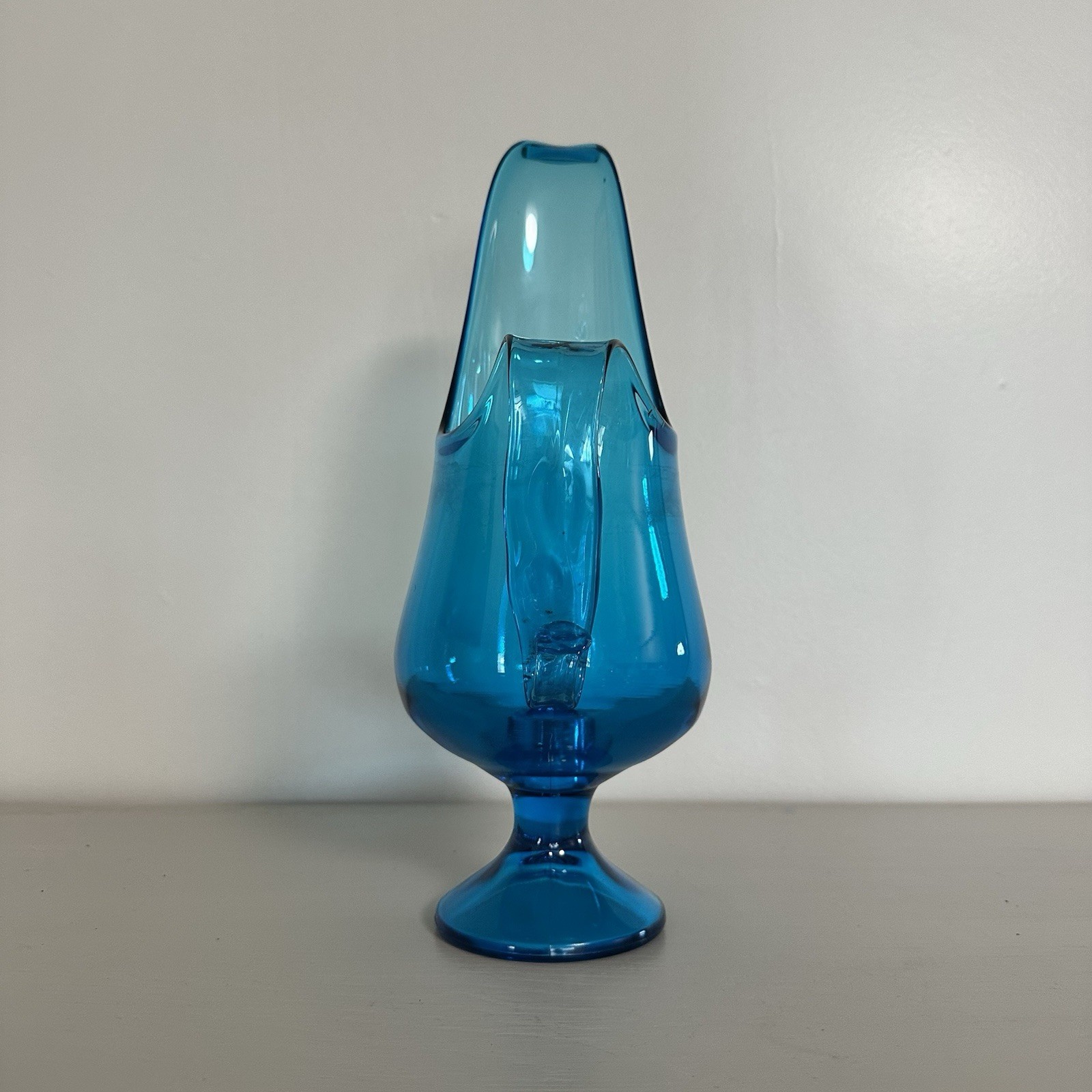 Vintage LE Smith Simplicity Large 13″H Art Glass Swung Vase Pitcher Peacock Blue