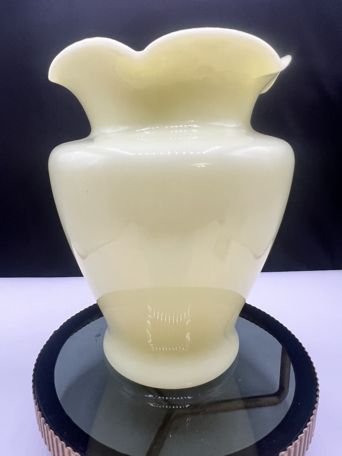 Vintage Large MCKEE Custard Uranium Glass Vase 1930’s Seville Sarah 8”