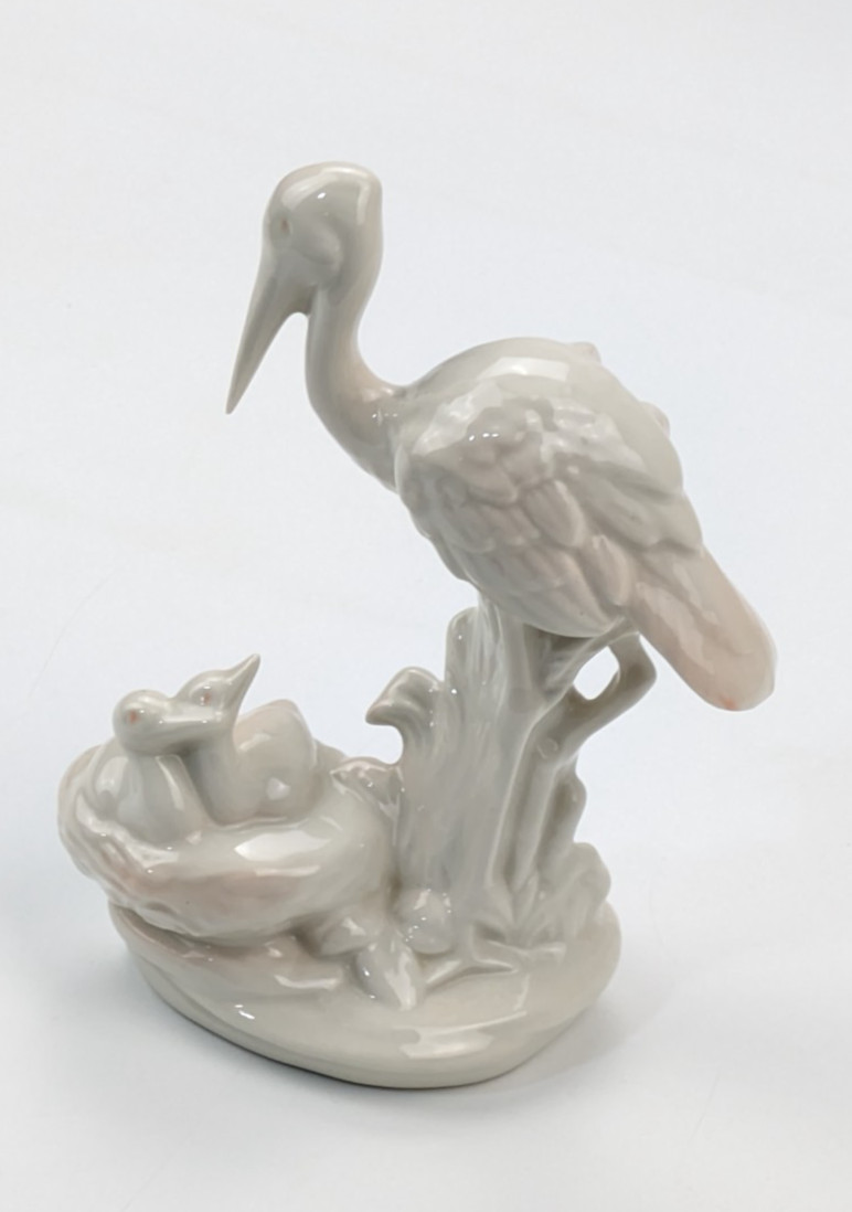 Vintage Signed Heron Crane Porcelain Figurine w/Babies in Nest 6″ Tall