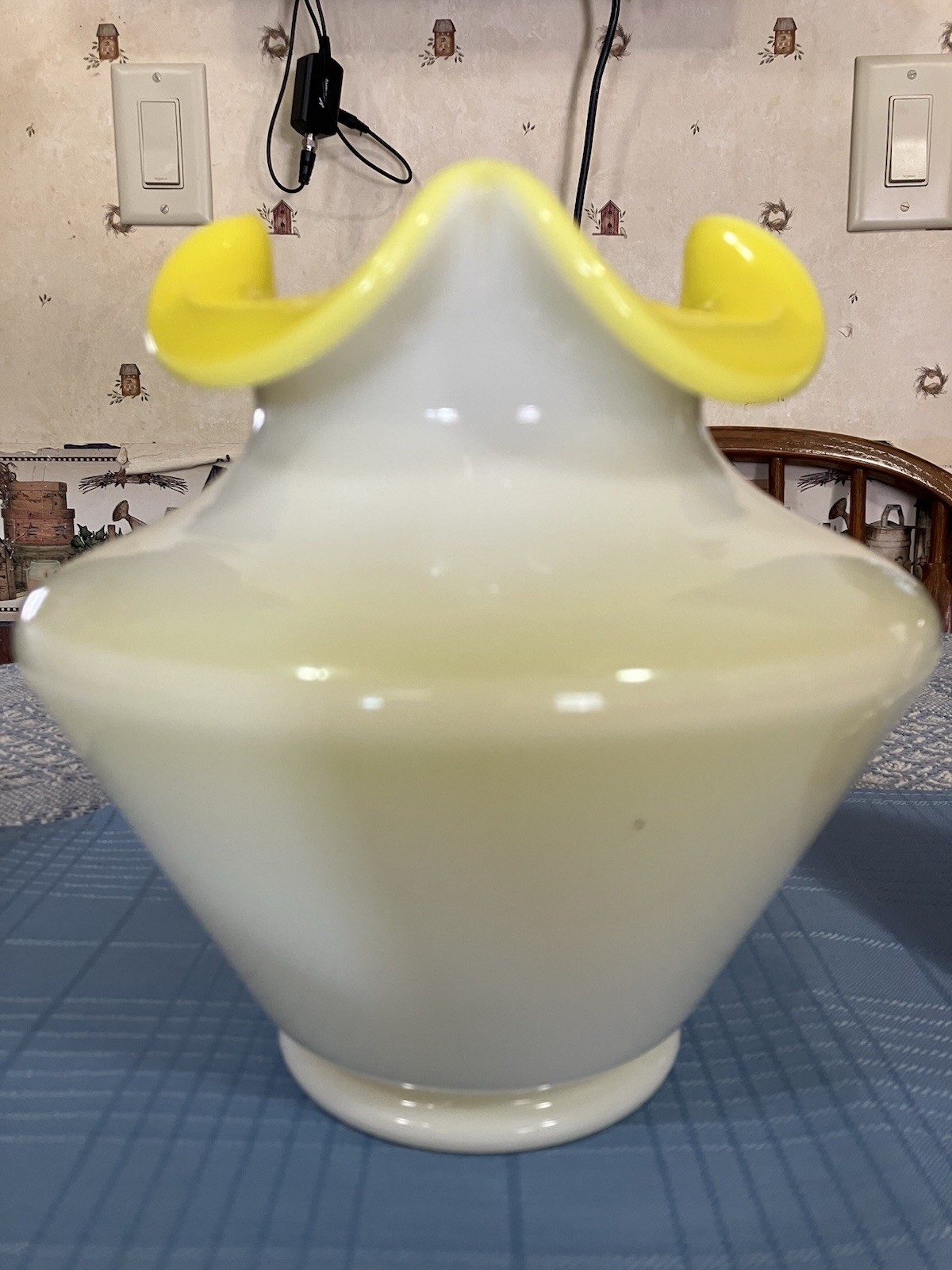 Stunning HTF 40’s FENTON DAFFODIL YELLOW W/WHITE OVERLAY Cased Glass Vase