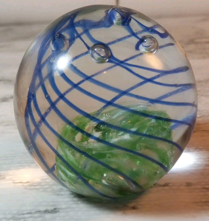 Blue Green Spiral Swirl Art Glass Controlled Bubbles Paperweight 2.75 Inches